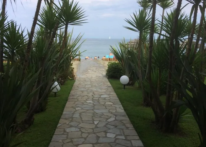 Les Pieds Dans L'eau En Corse !